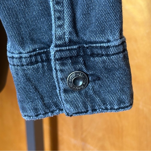 Free People Black Washed Cropped Denim Jacket - Picture 6 of 7